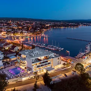 Luxury Riva Отель