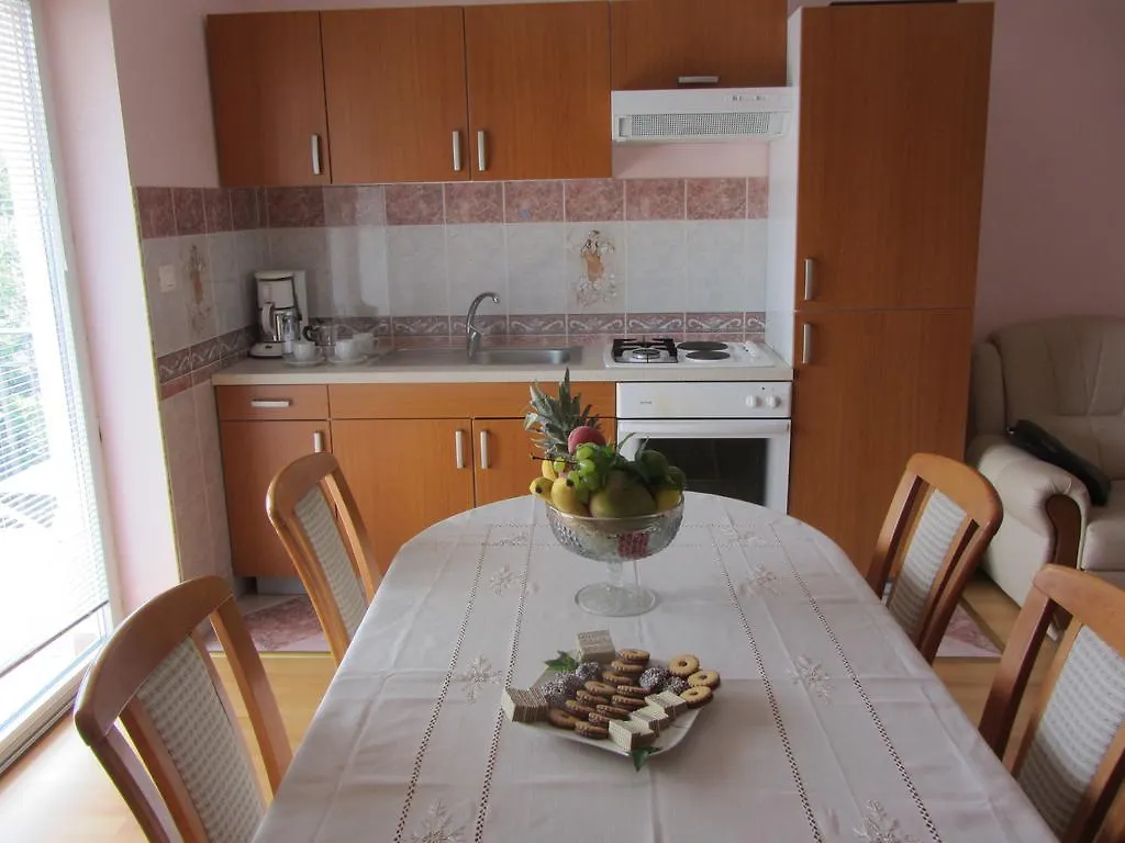 Apartments Dilja Malinska 0*,