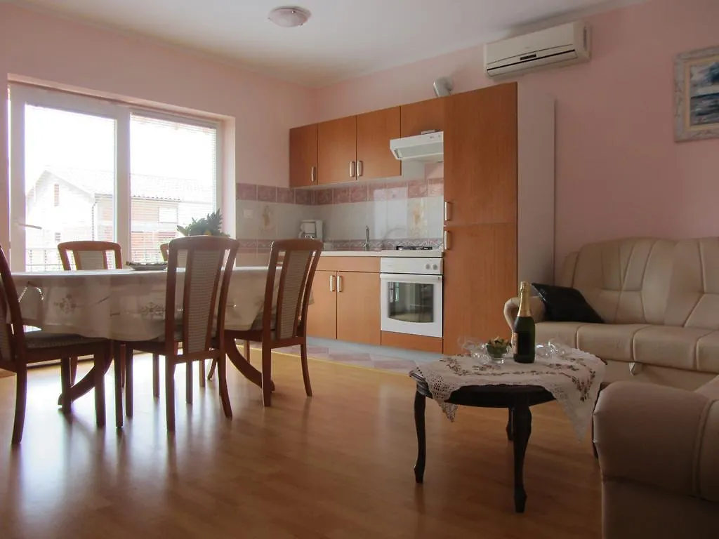 Apartments Dilja Malinska 0*,